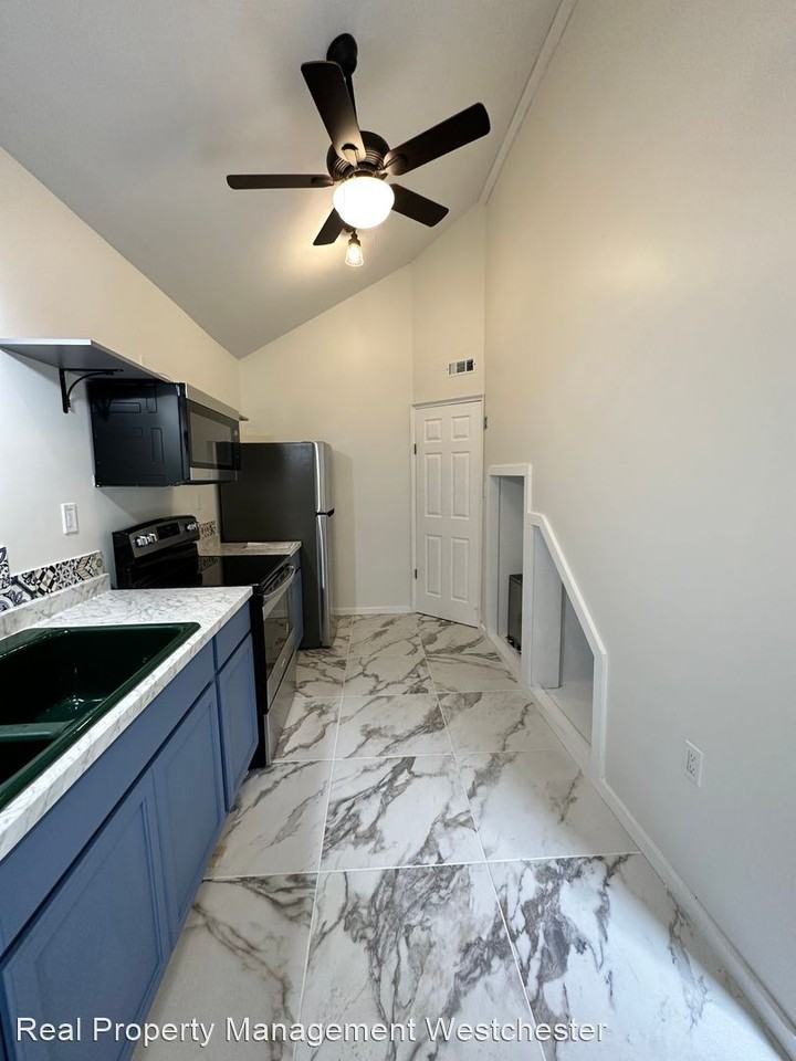 1691 Lawrence Rd - Photo 3 of 21