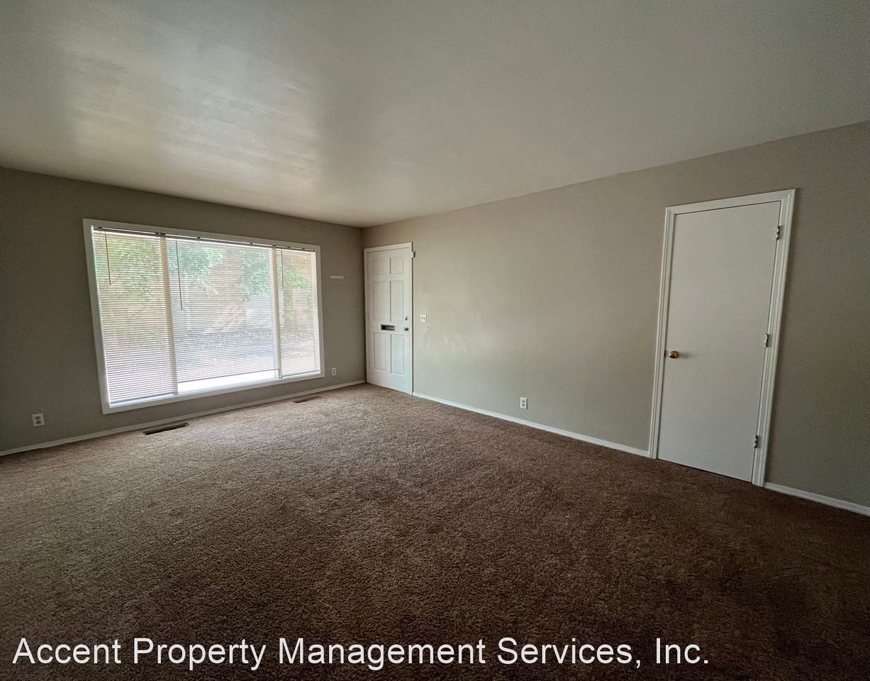 3532 E 48th Pl - Photo 3 of 32