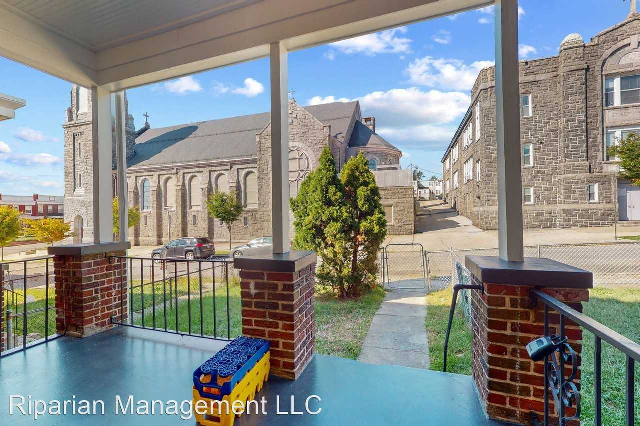605 Mount Holly St - Photo 3 of 20