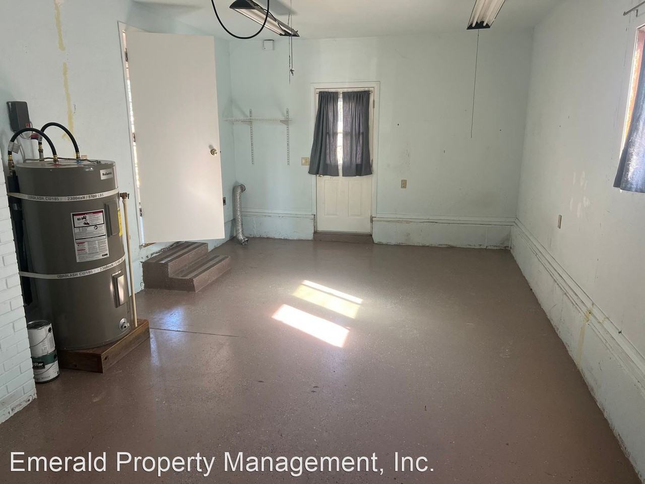 5154 E St - Photo 3 of 6