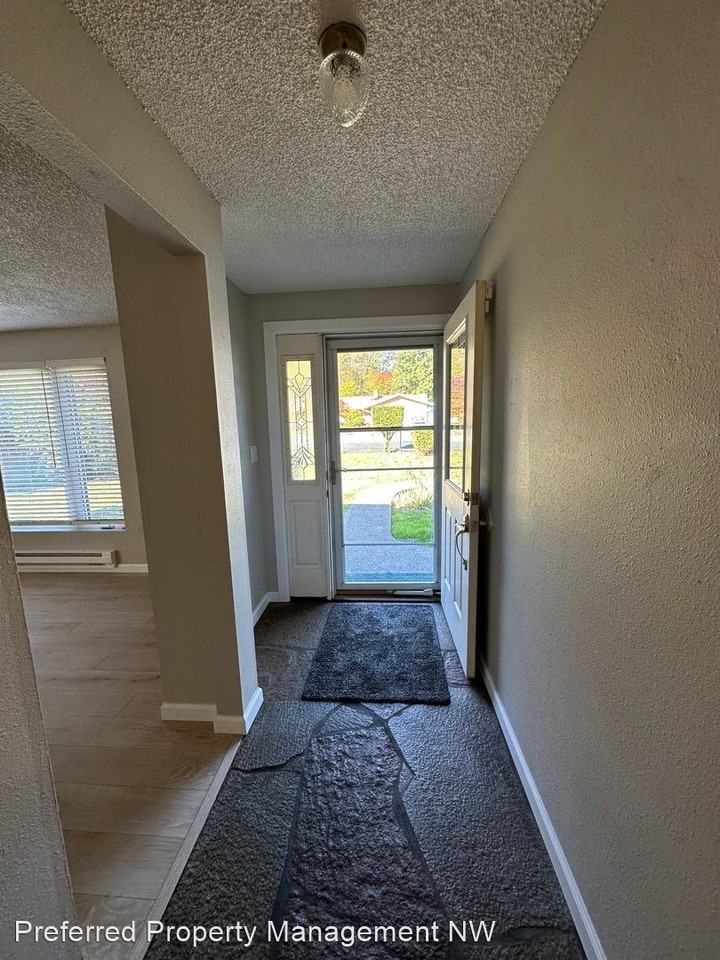 612 103rd Pl Se - Photo 2 of 19