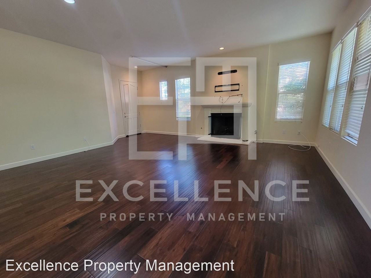 5304 Silver Point Way - Photo 3 of 22