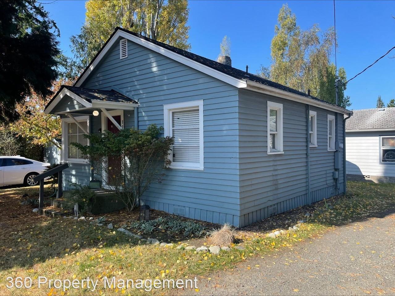 1122 & 1124 30th St - Photo 2 of 2