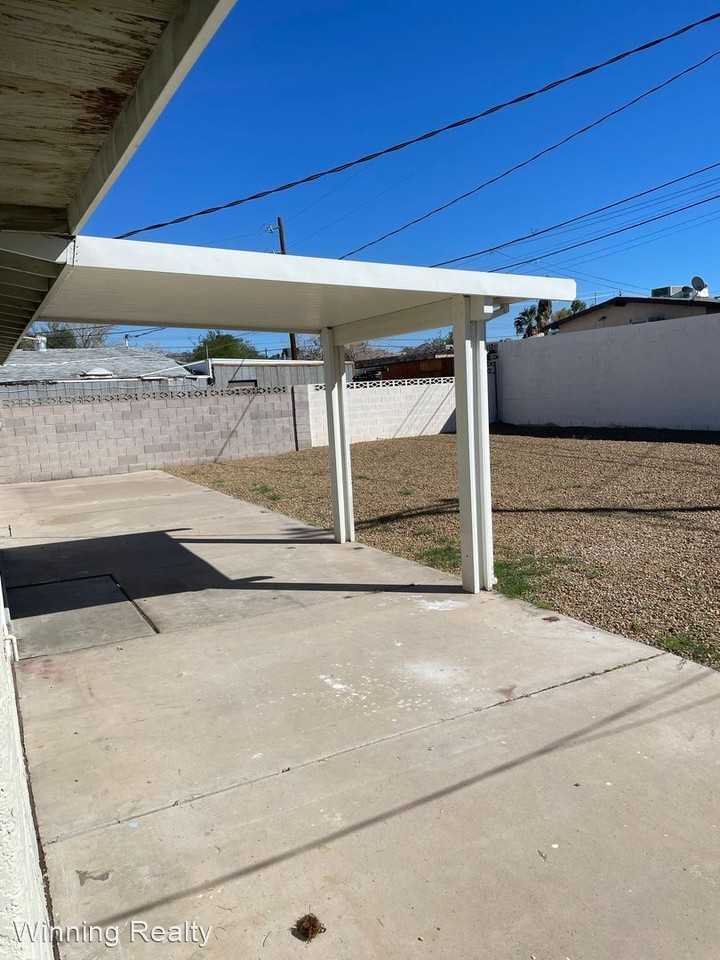 129 Maple St - Photo 2 of 33