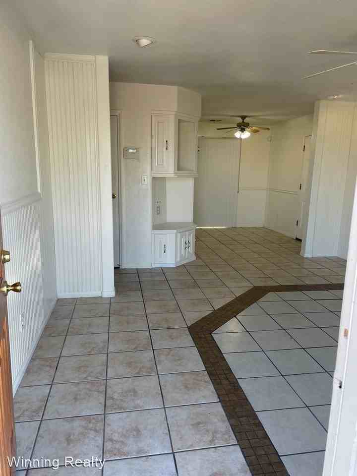 129 Maple St - Photo 3 of 33