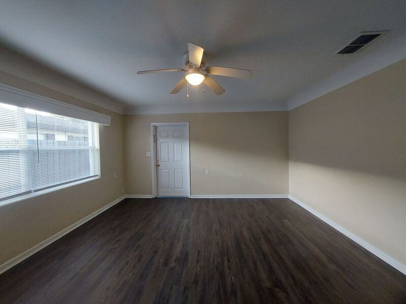 203 E Beacon Rd - Photo 3 of 15