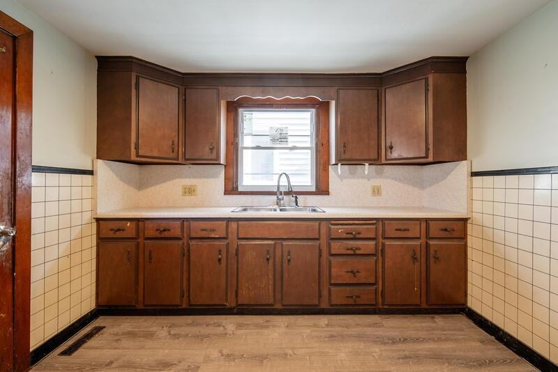 1003 13th St - Photo 2 of 29