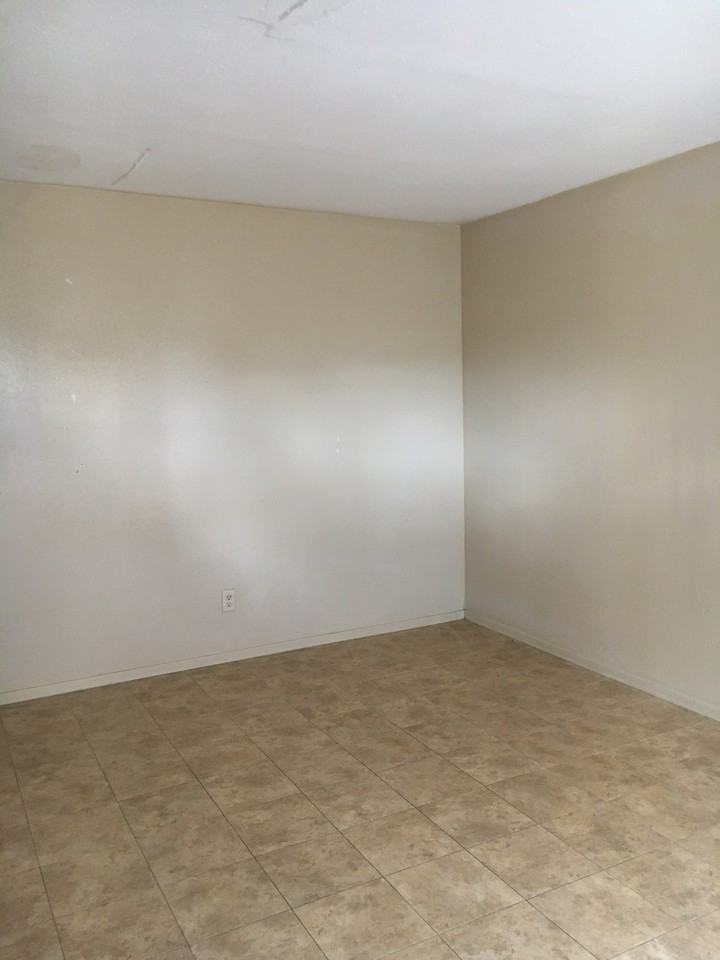 303 E Reagan Rd #D - Photo 3 of 10