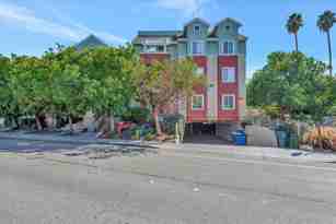 2330 University Ave  