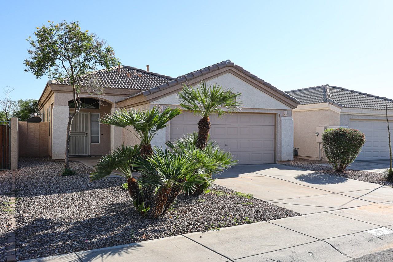 13593 W Desert Flower Dr - Photo 2 of 28