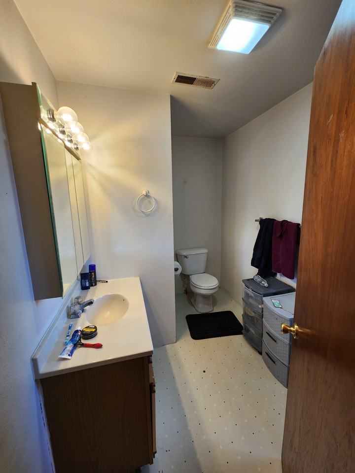 415 Marston Ave - Photo 7 of 13