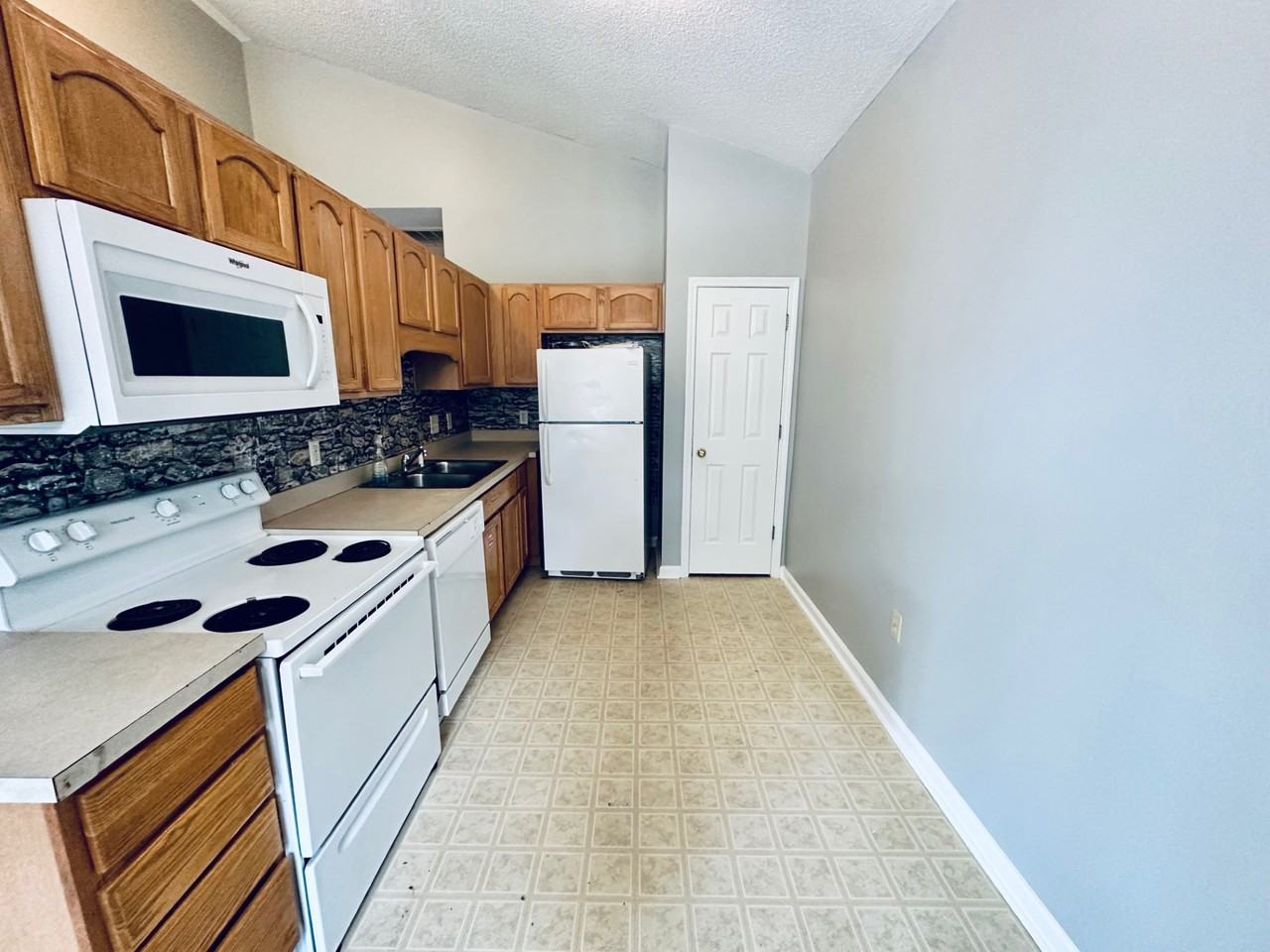 507 Alder St #2 - Photo 5 of 16