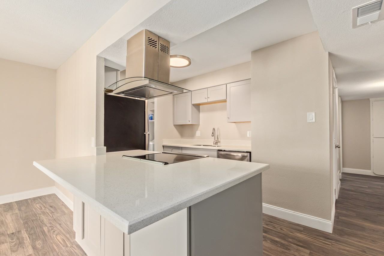 13813 N 37th Ave - Photo 2 of 28