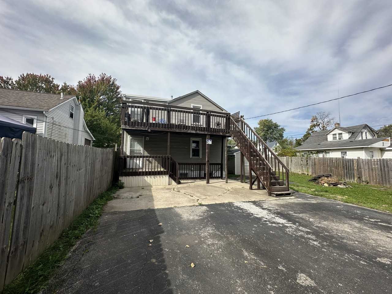 669 Lake St - Photo 3 of 18