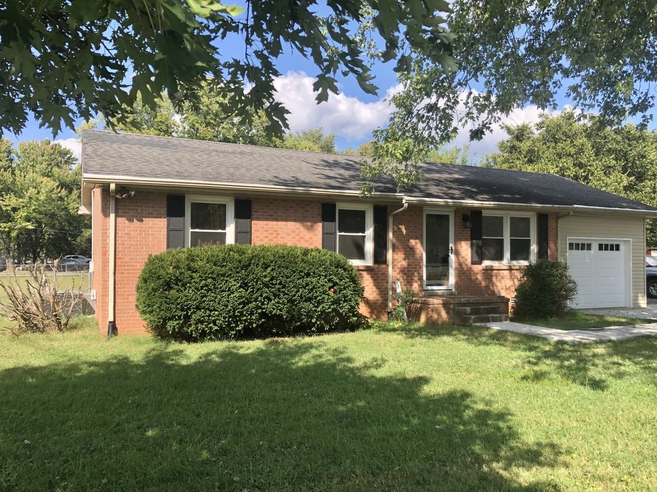 1154 Veterans Parkway, Murfreesboro, TN 37128 3 Bedroom House for