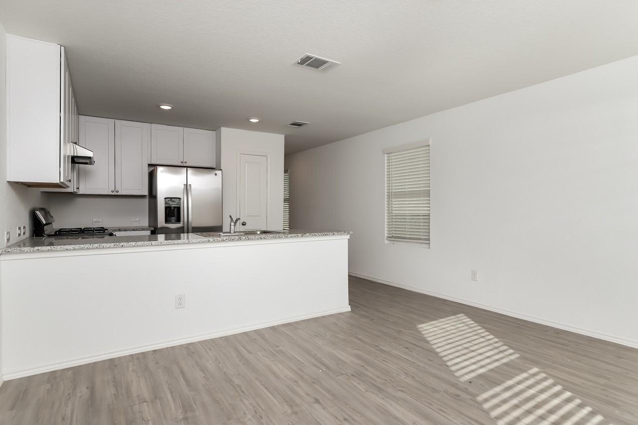 20348 Andalusite Way - Photo 3 of 13