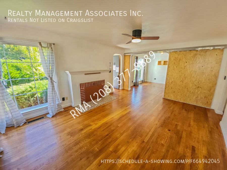 1117 S Shaw Dr - Photo 3 of 15