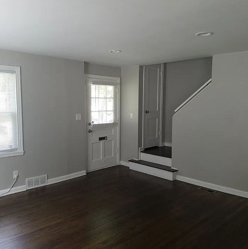 415 E 63rd Ter - Photo 2 of 27