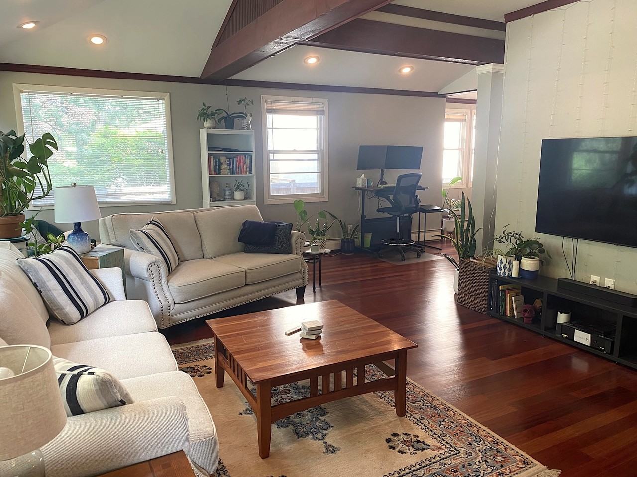 2417 W 22nd St #1 - Photo 3 of 12