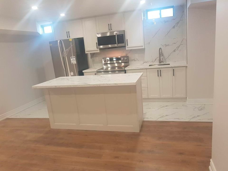 532 Mactier Drive - Photo 2 of 10