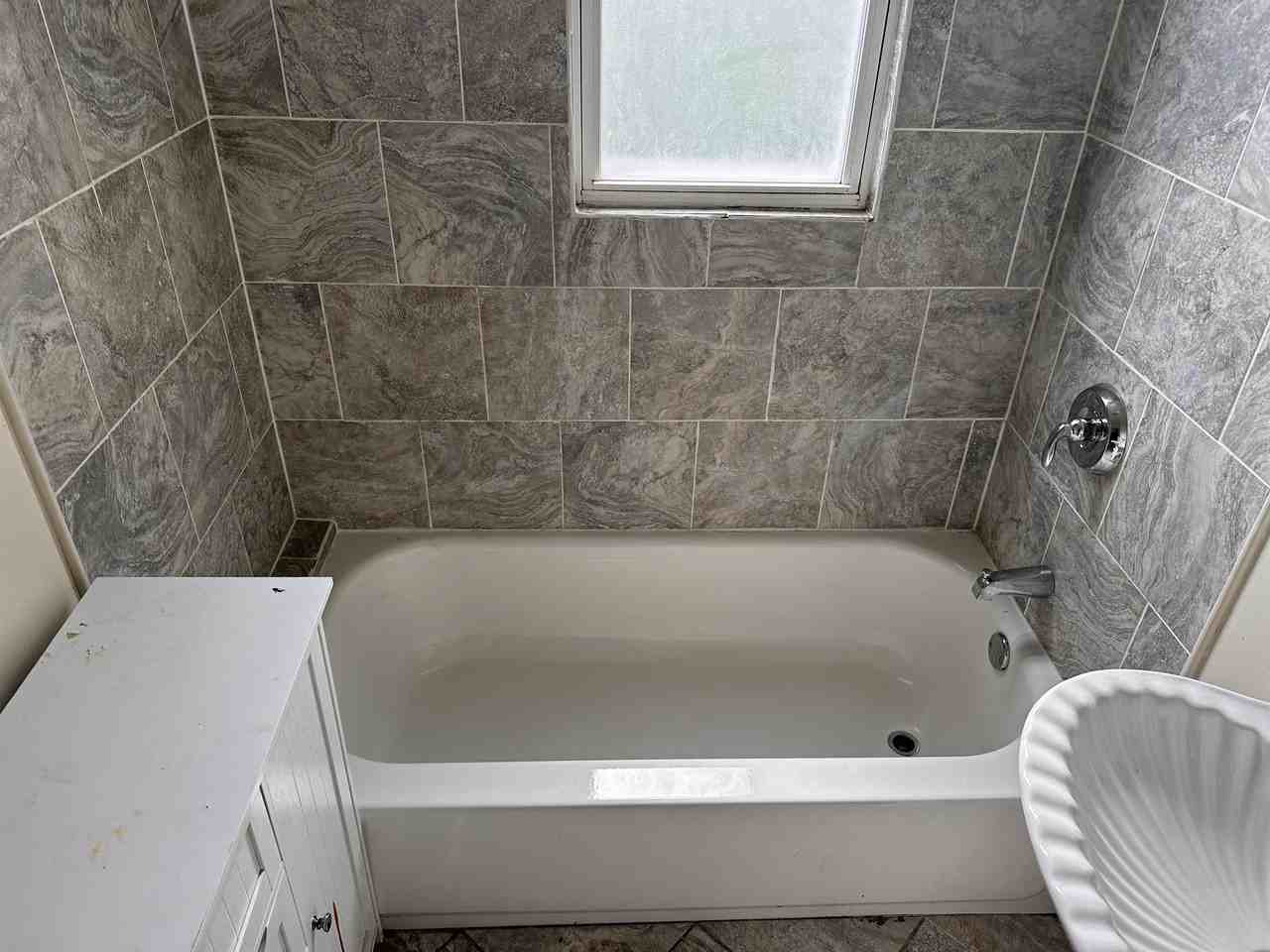 6107 24th Ave Lowr - Photo 2 of 9