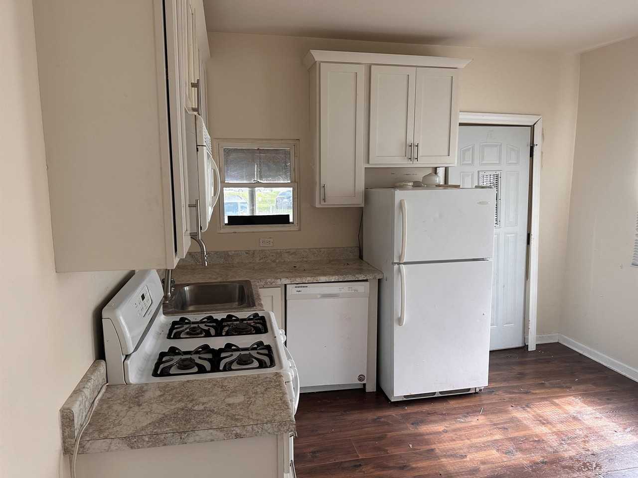 6107 24th Ave Lowr - Photo 3 of 9