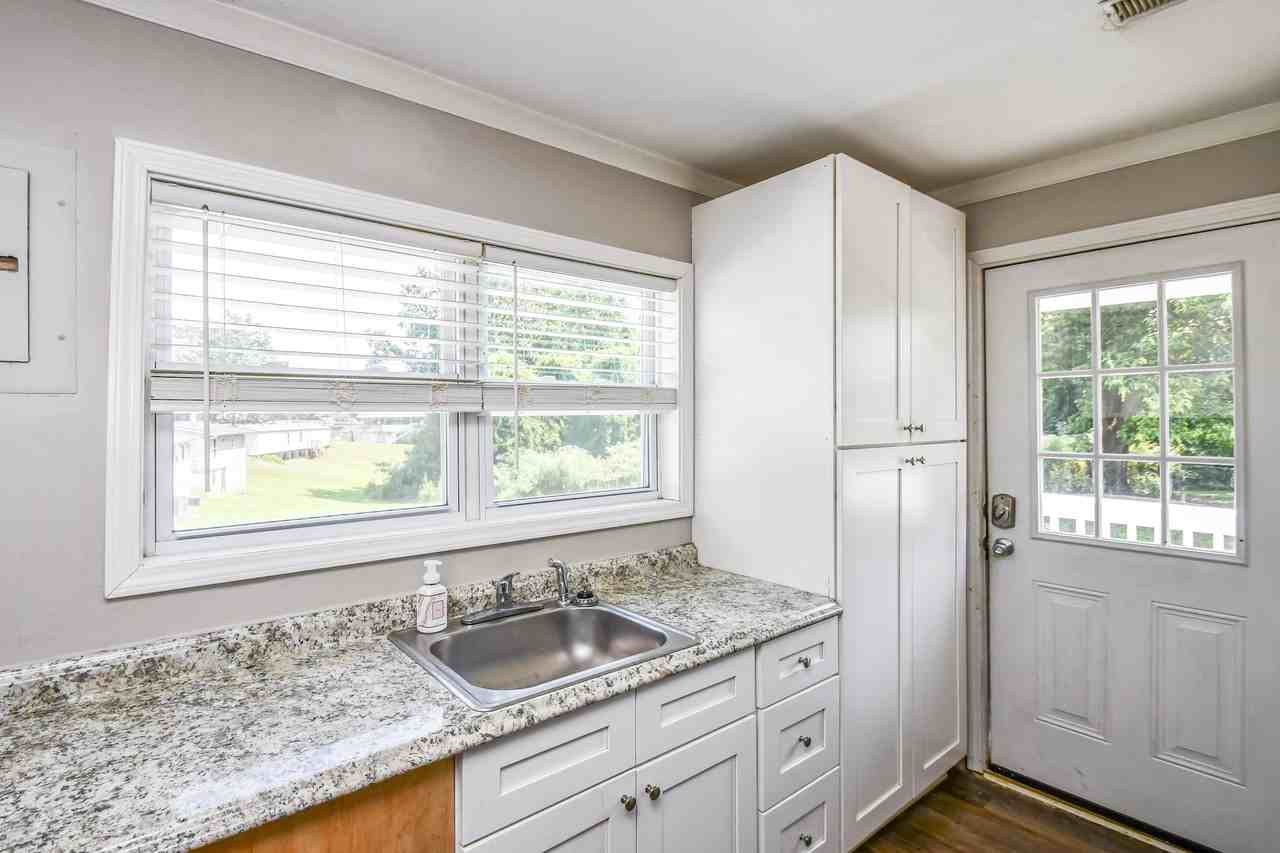 W Dennis Dr - Photo 2 of 14