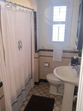 1016 Lancaster Dr - Photo 3 of 17