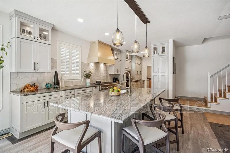 317 Ingleton Ct - Photo 3 of 22