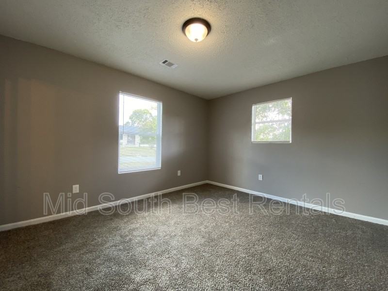 4201 W 19th St - Photo 4 of 8