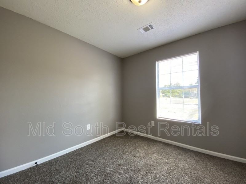 4201 W 19th St - Photo 5 of 8