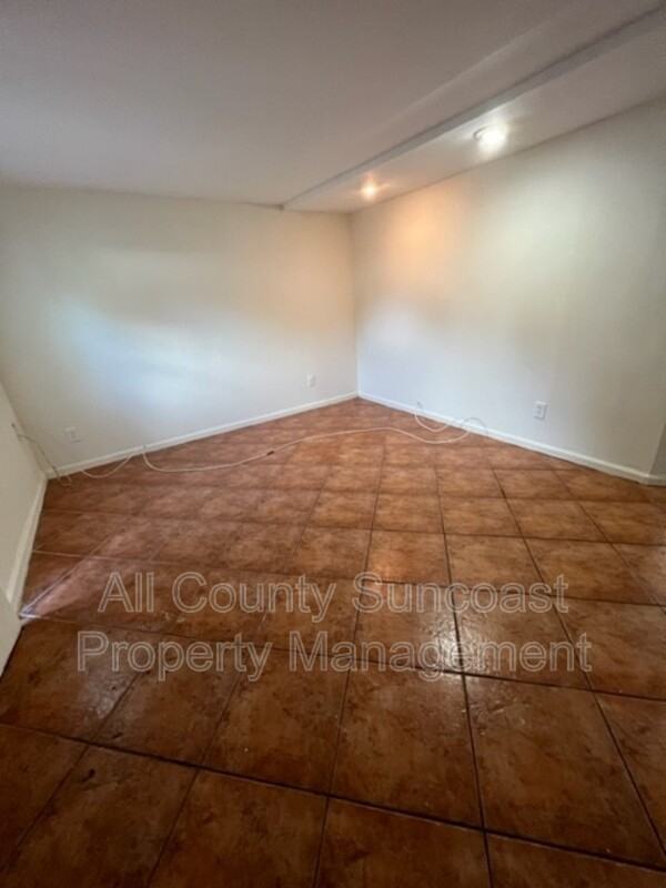 2621 40th Ave N #A - Photo 3 of 12