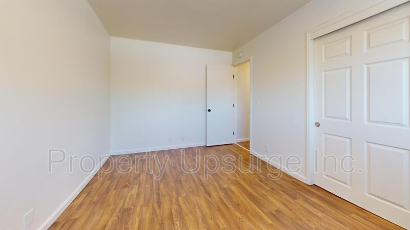 1558 Bridge St #7 - Photo 5 of 12