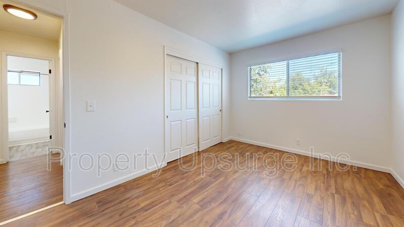 1558 Bridge St #7 - Photo 7 of 12