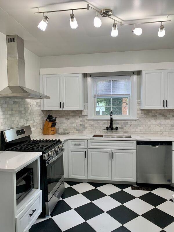 3218 Douglasdale Rd - Photo 3 of 22