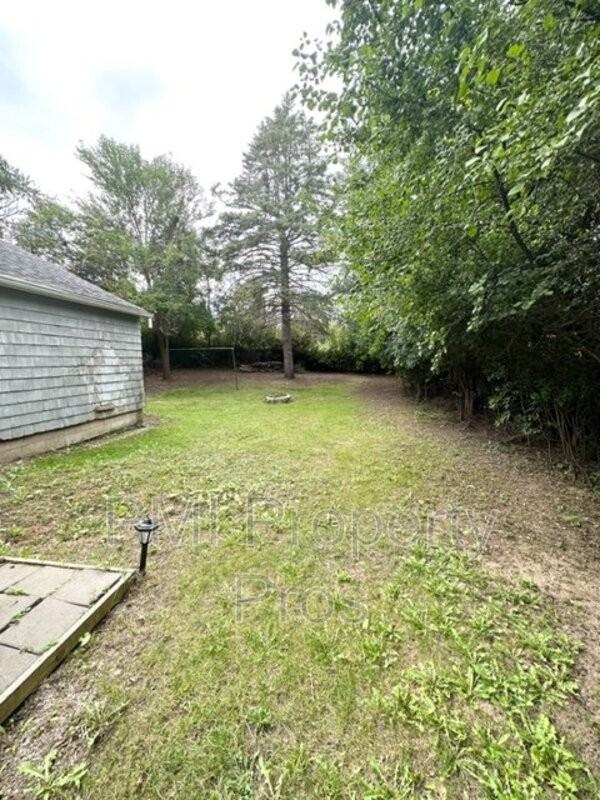 8573 N Granville Rd - Photo 4 of 13