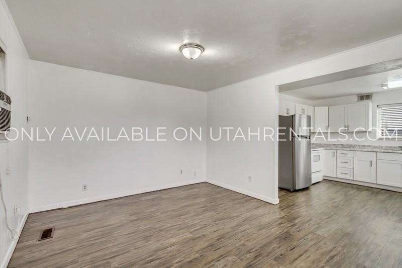 398 W State St - Photo 7 of 24