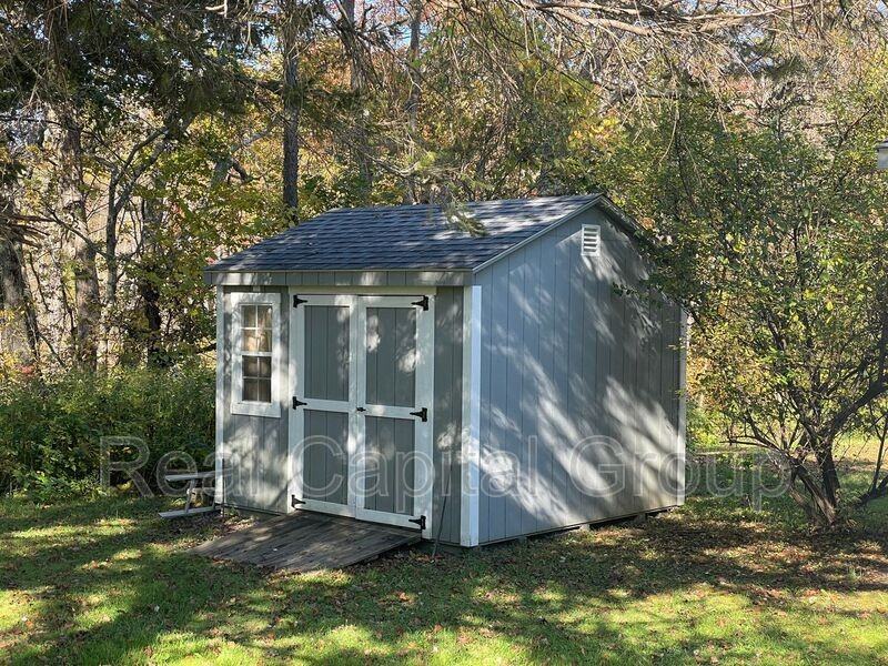 233 Lake Rd - Photo 3 of 24