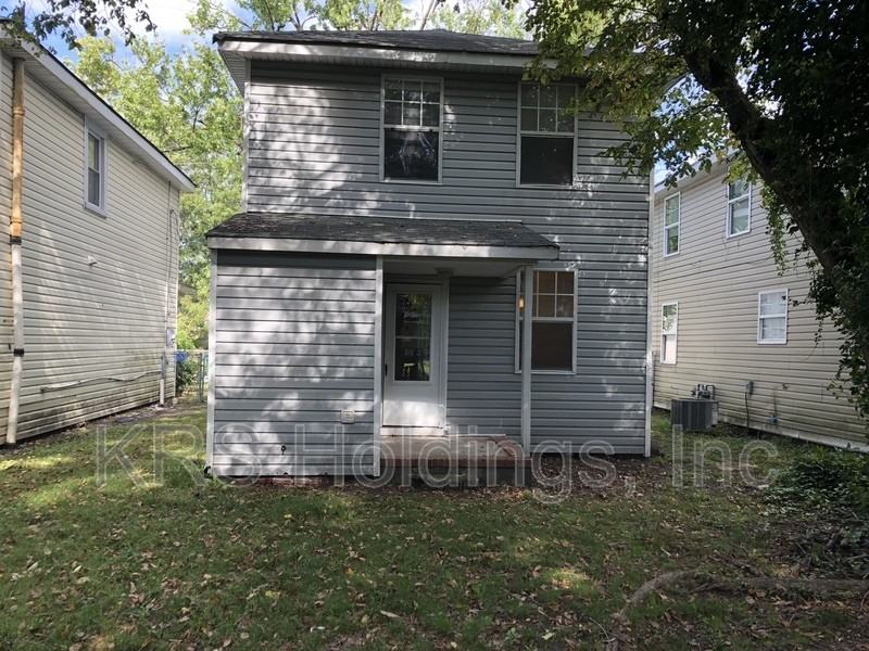 1032 37th St - Photo 3 of 21