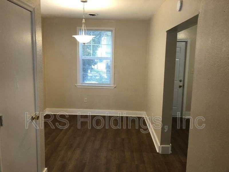 1032 37th St - Photo 5 of 21