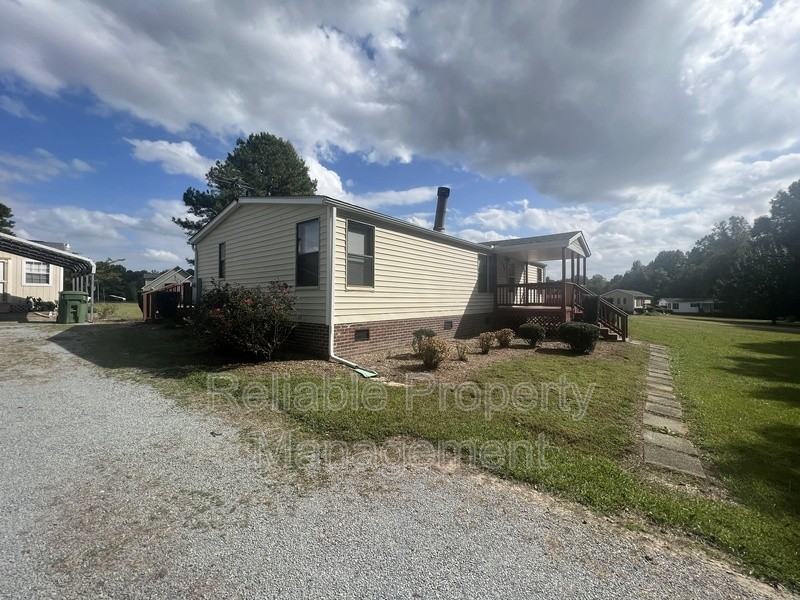 105 Spring Branch Ln - Photo 2 of 34