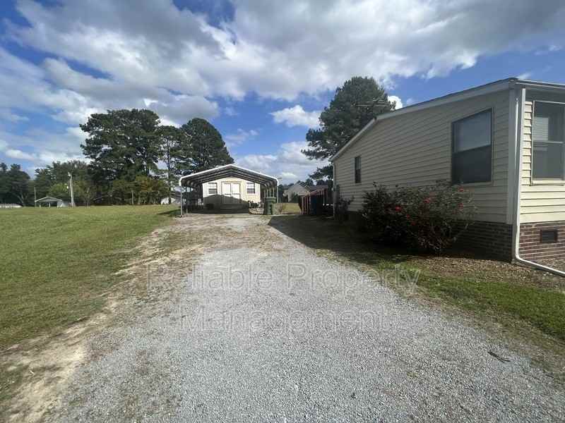 105 Spring Branch Ln - Photo 3 of 34