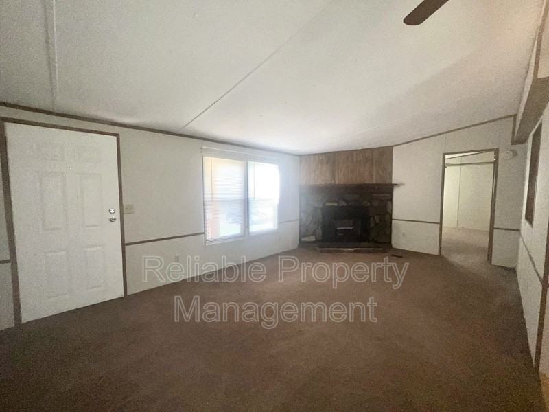 105 Spring Branch Ln - Photo 4 of 34