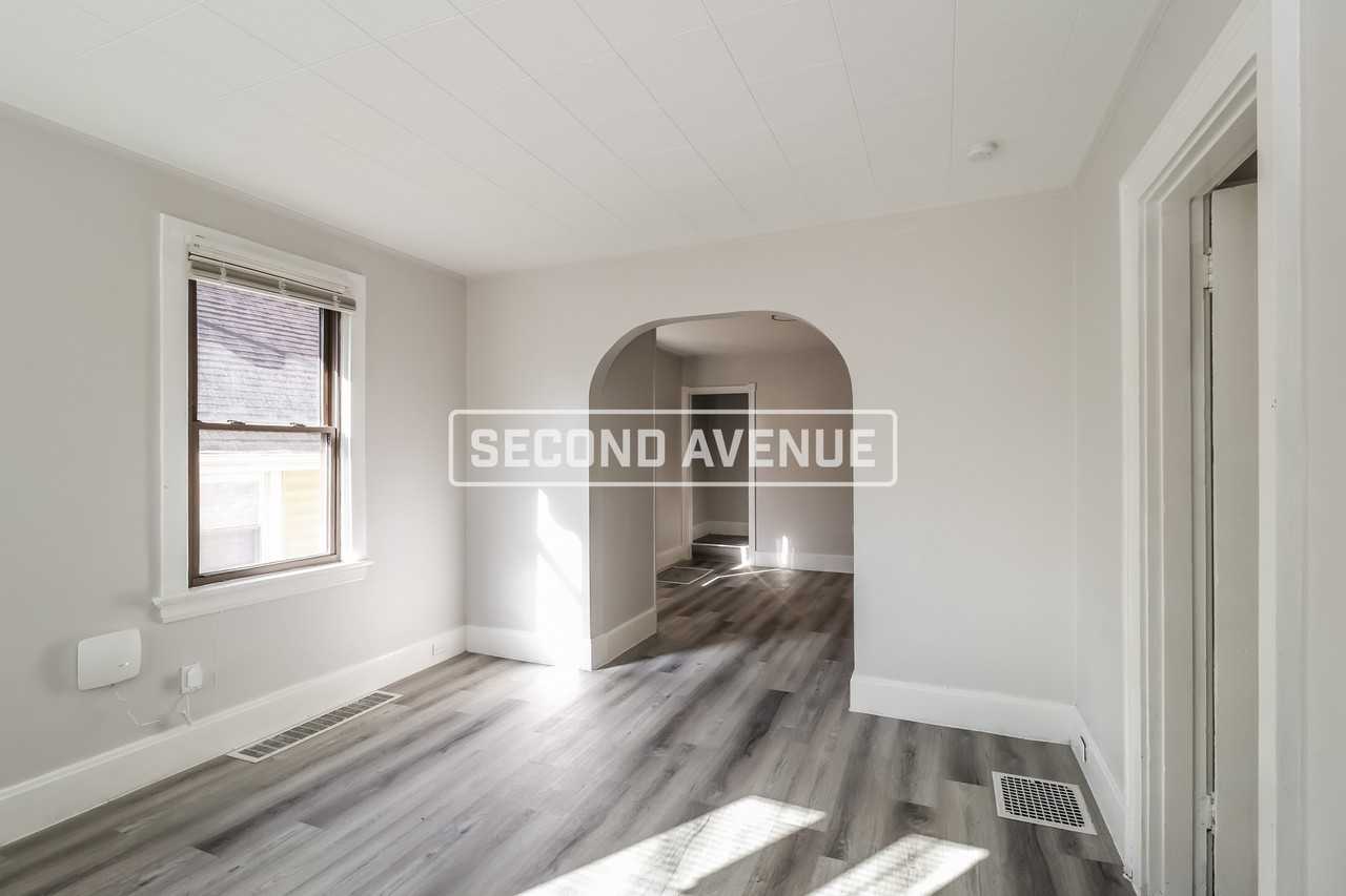 1607 Minion Ave - Photo 2 of 13