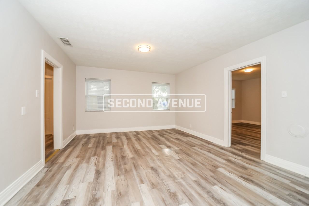 1152 W 26th St - Photo 2 of 12