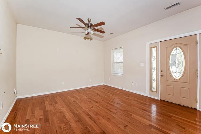 428 Saint Joseph St - Photo 3 of 15