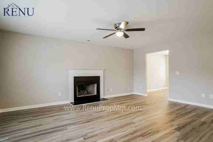 4037 Griffis Glen Dr - Photo 3 of 13