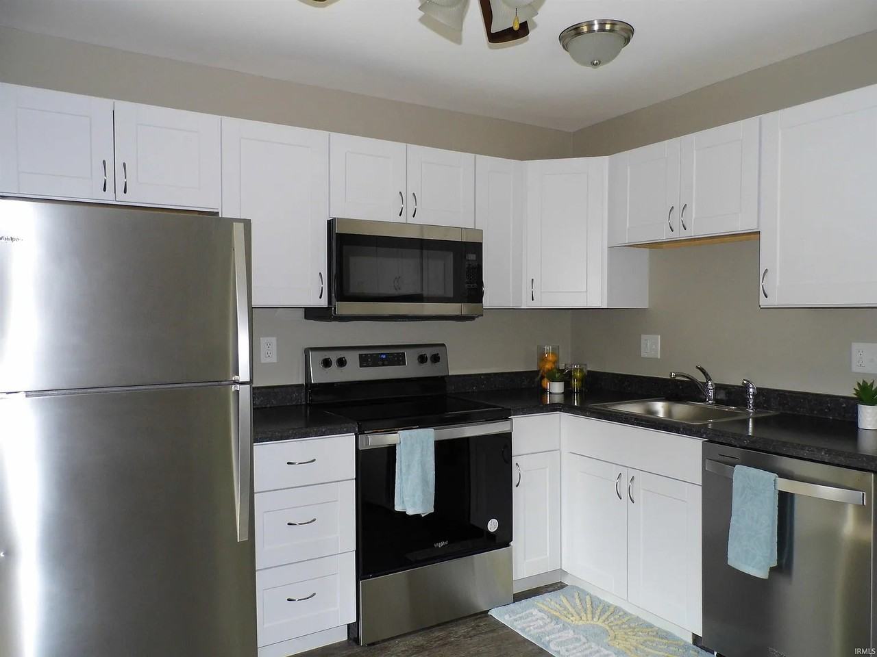 1917 Whitcomb Ave #1 - Photo 2 of 7