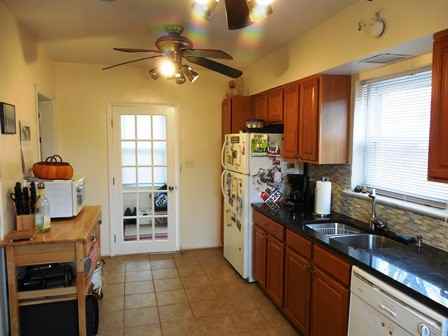 1334 Hamlin St Ne #1 - Photo 3 of 13
