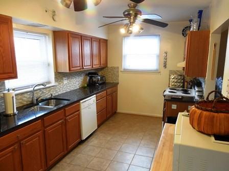 1334 Hamlin St Ne #1 - Photo 4 of 13
